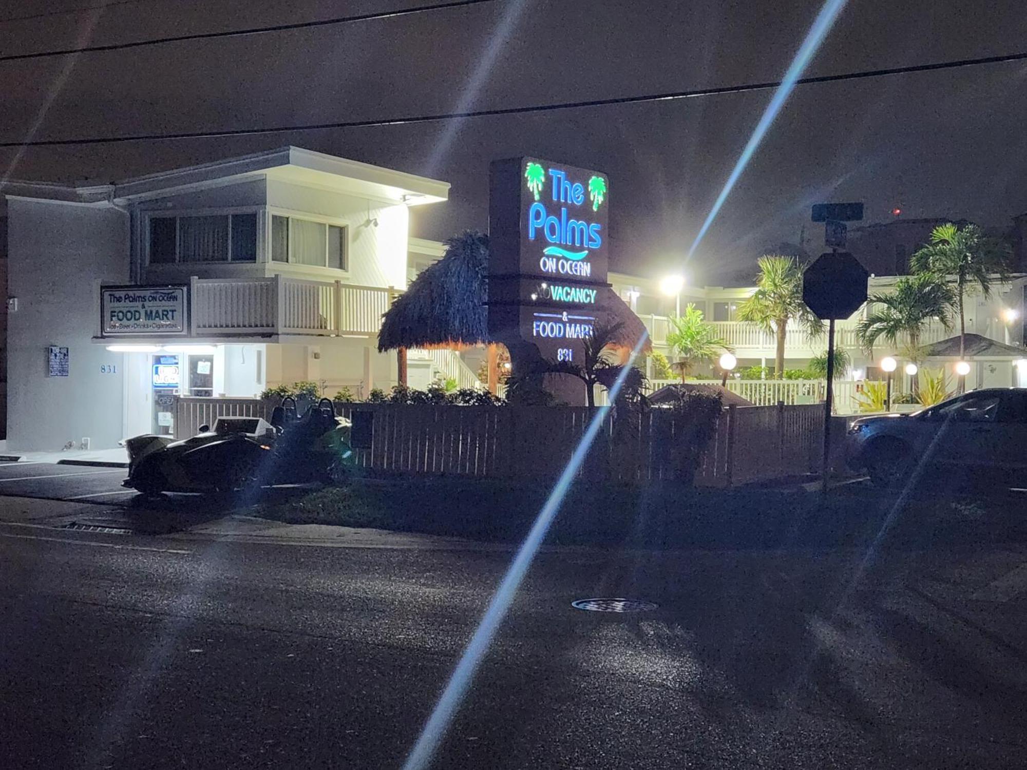The Palms On Ocean Motel Pompano Beach Exterior photo